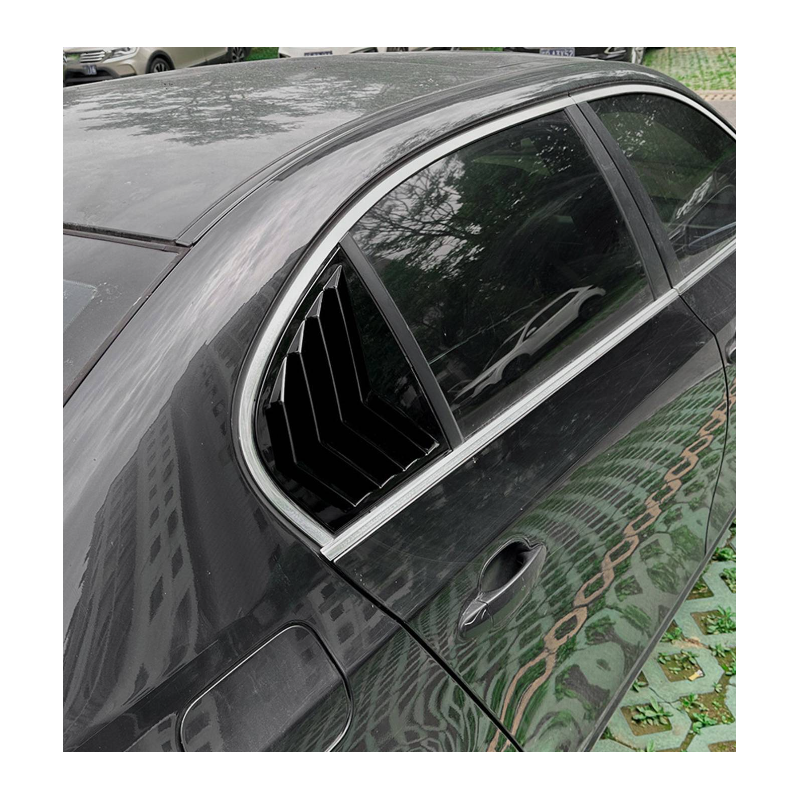 Sportliche Gitter für die hinteren Seitenscheiben für BMW 5 E60 E61 04-10 tunen.