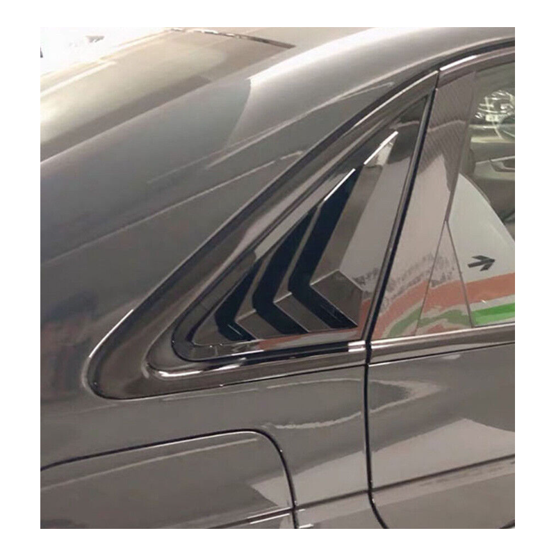 Sportliche Gitter für die hinteren Seitenfenster für Audi A4 2009-2014 Tuning.